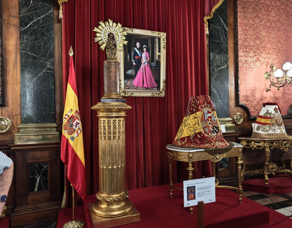 'Expobandera. La Bandera de España en los mantos de la Virgen del Pilar'