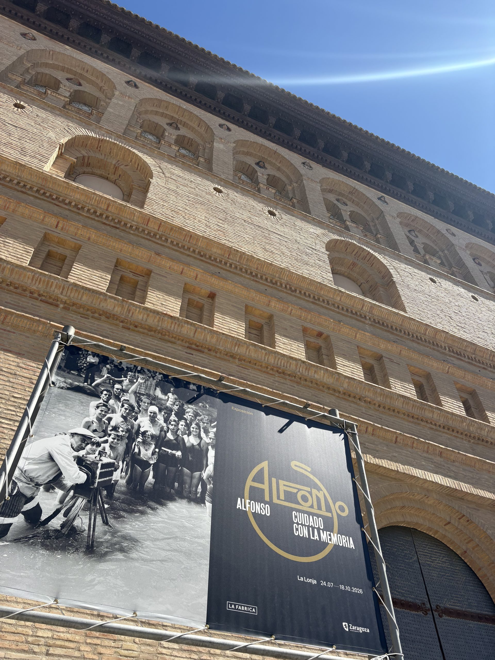 Cartel de la exposición 'Alfonso. Cuidado con la memoria'