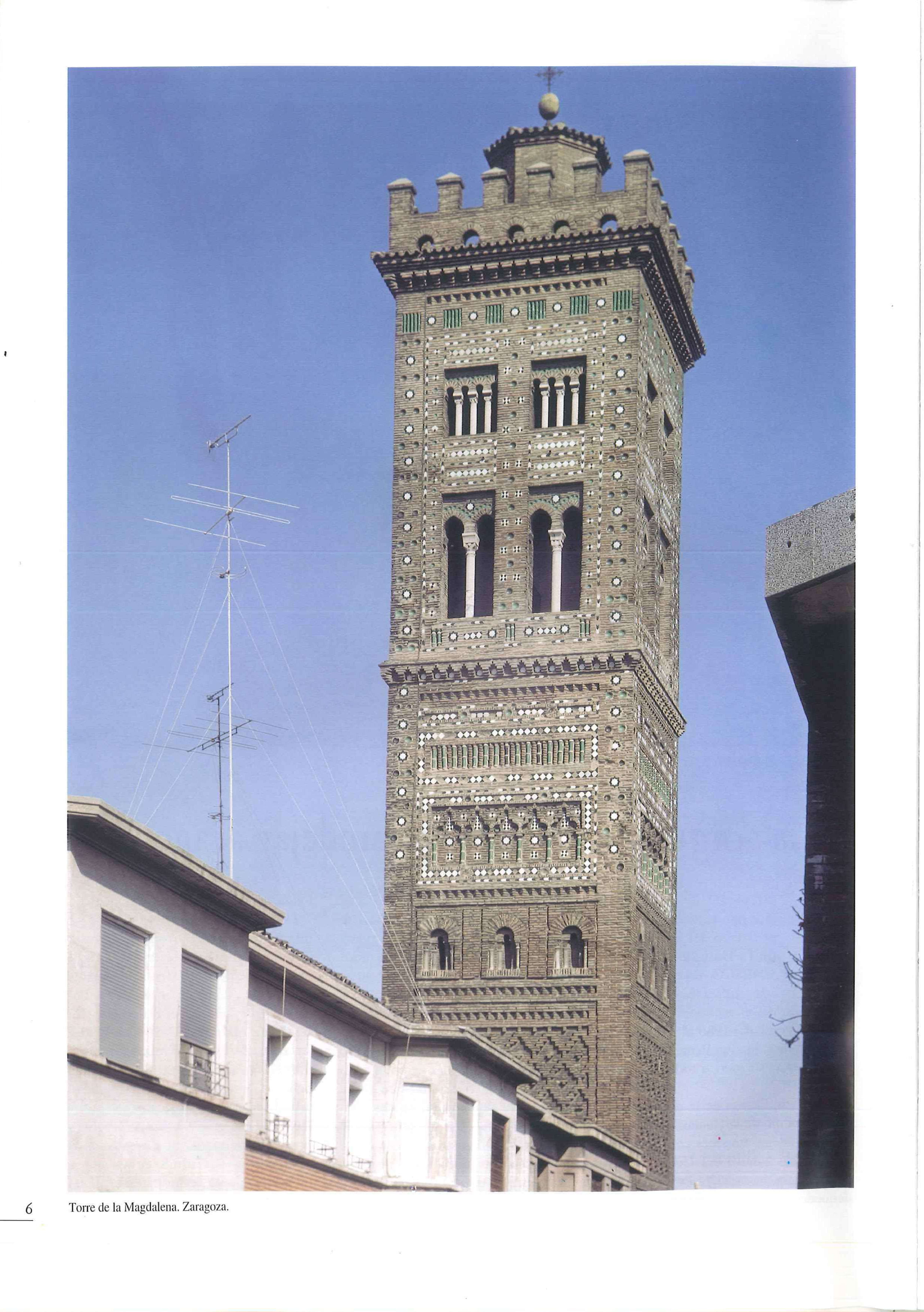 Fotografía de la torre de La Magdalena publicada en la revista de enero de 2002