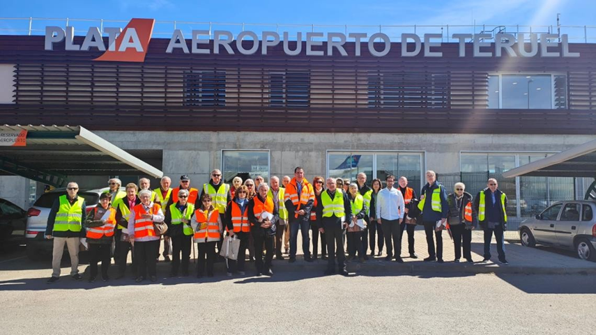 El SIPA en el Aeropuerto de Teruel junto a su director, Alejandro Ibrahim