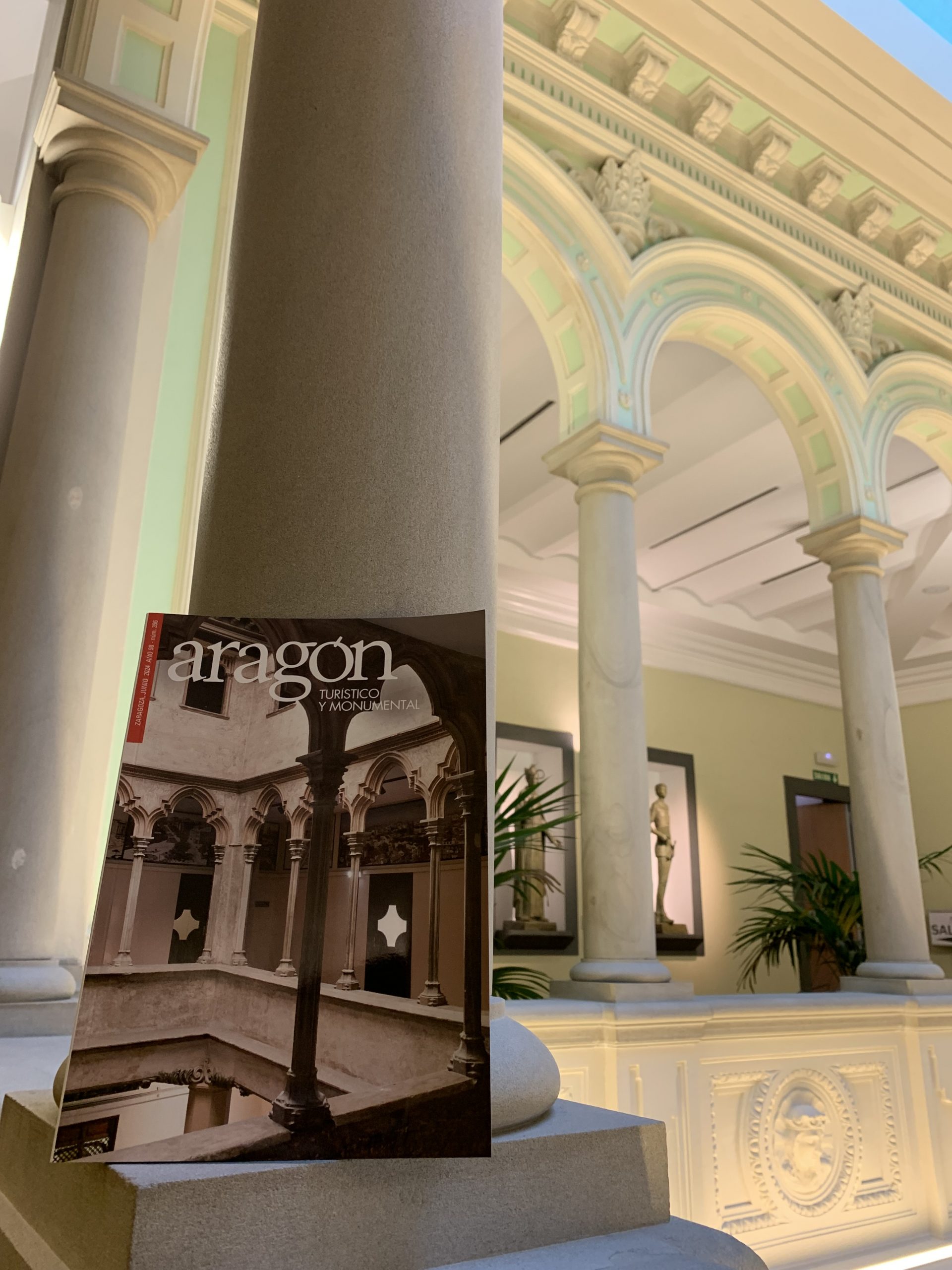 Presentación de la revista 396 'Aragón Turístico y Monumental' (foto de Alfonso Estrada)